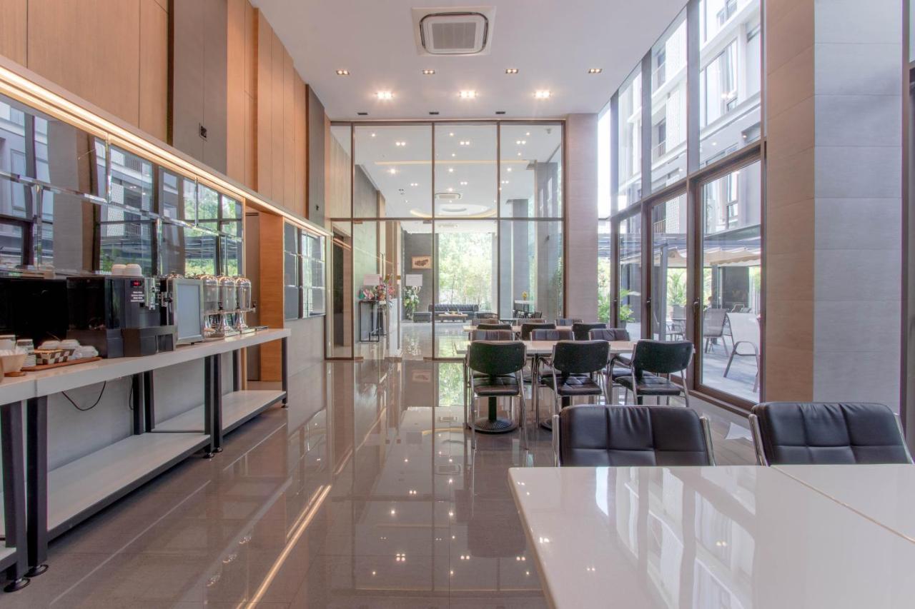Kepler Residence Bangkok Exteriör bild