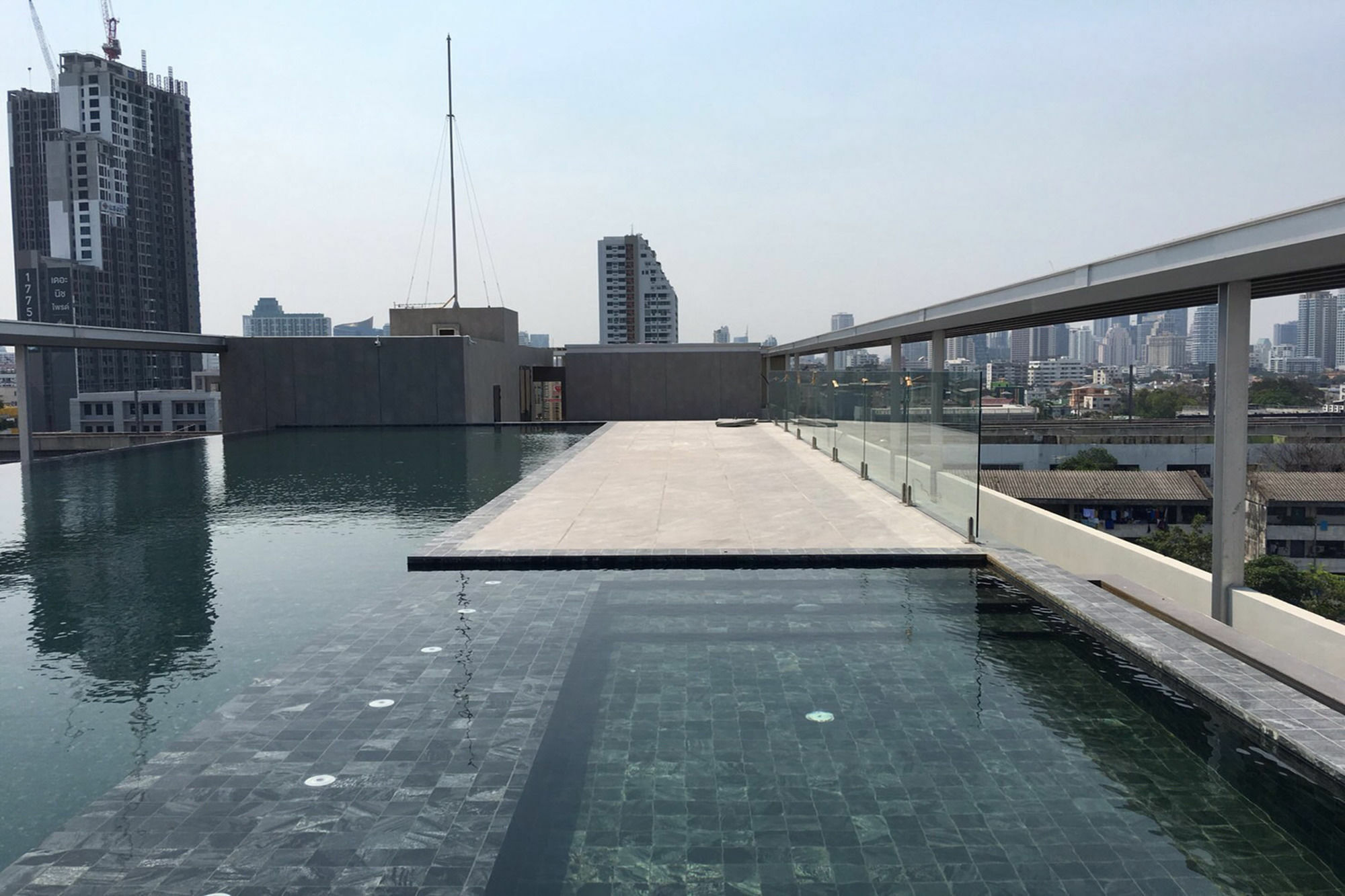 Kepler Residence Bangkok Exteriör bild